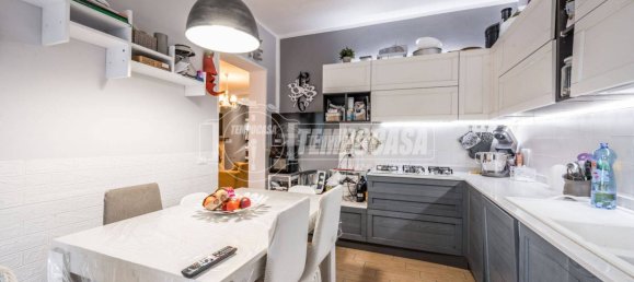 3 bedrooms House in Modena, Italy No. 333300 5