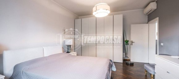 3 bedrooms House in Modena, Italy No. 333300 8