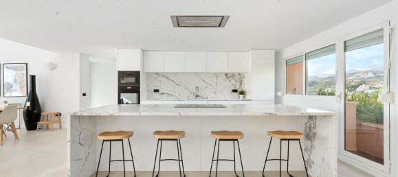 3 bedrooms Penthouse in Marbella, Spain No. 133949 9