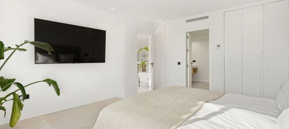 3 bedrooms Penthouse in Marbella, Spain No. 133949 16