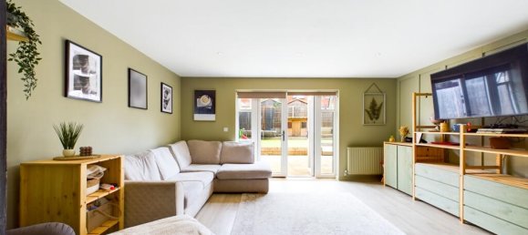 3 bedrooms House in Bordon, United Kingdom No. 13805 2