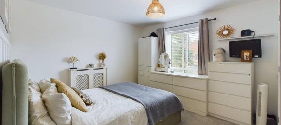 3 bedrooms House in Bordon, United Kingdom No. 13805 9