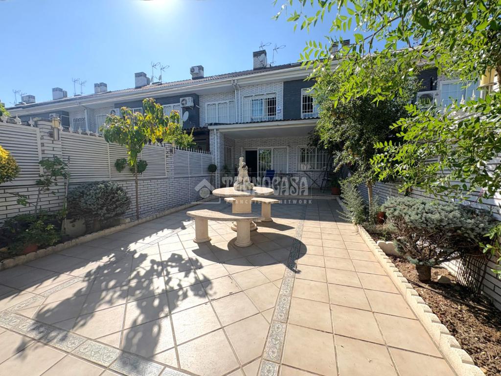 4 rooms Apartment in Parla, Spain No. 168314