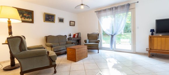 7 bedrooms House in Vaureal, France No. 162256 3