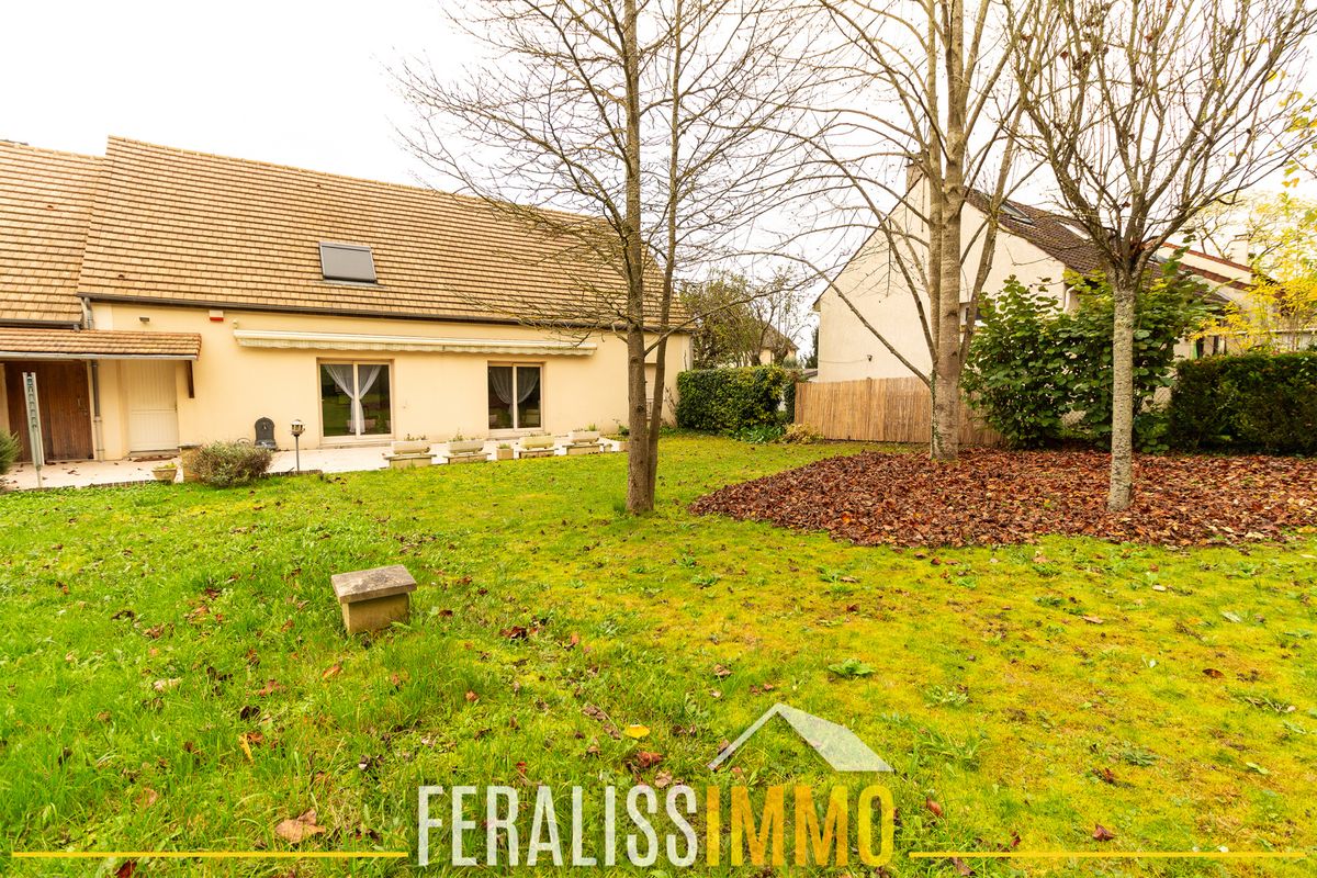 7 bedrooms House in Vaureal, France No. 162256