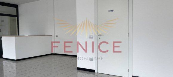2 rooms Commercial property in Montebelluna, Italy No. 325891 4