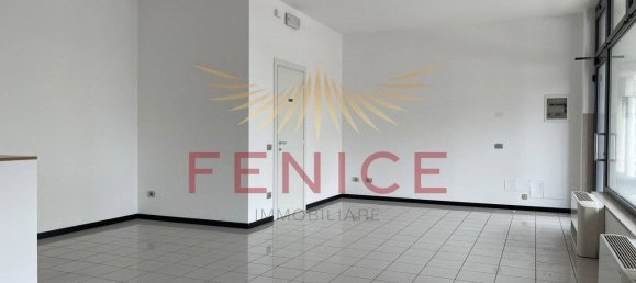 2 rooms Commercial property in Montebelluna, Italy No. 325891 6