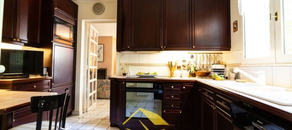 4 Schlafzimmer Haus in Jouy-le-Moutier, France, Nr. 179224 25