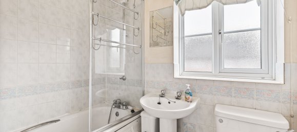 3 bedrooms House in Horley, United Kingdom No. 1038 16