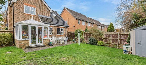 3 bedrooms House in Horley, United Kingdom No. 1038 5