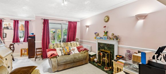 3 bedrooms House in Horley, United Kingdom No. 1038 22