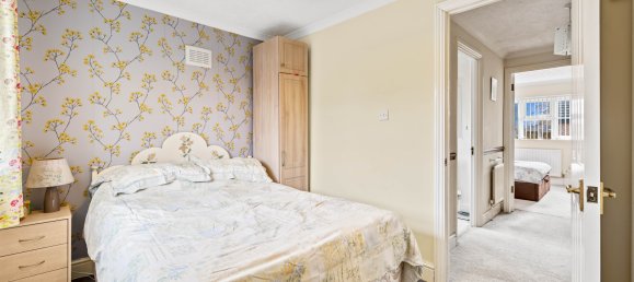 3 bedrooms House in Horley, United Kingdom No. 1038 13