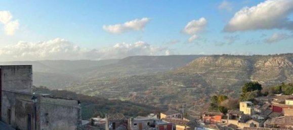 3 rooms House in Palazzolo Acreide, Italy No. 66356 16