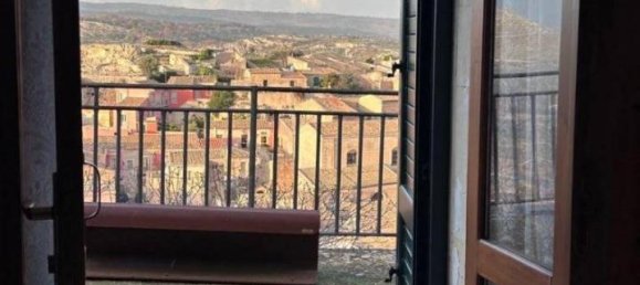 3 rooms House in Palazzolo Acreide, Italy No. 66356 8