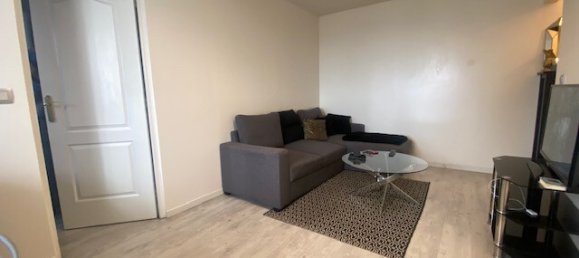 1 bedroom Apartment in Bobigny, France No. 181136 2