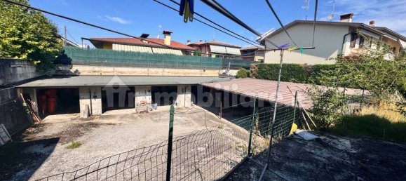 2 bedrooms Villa in Travagliato, Italy No. 292772 5