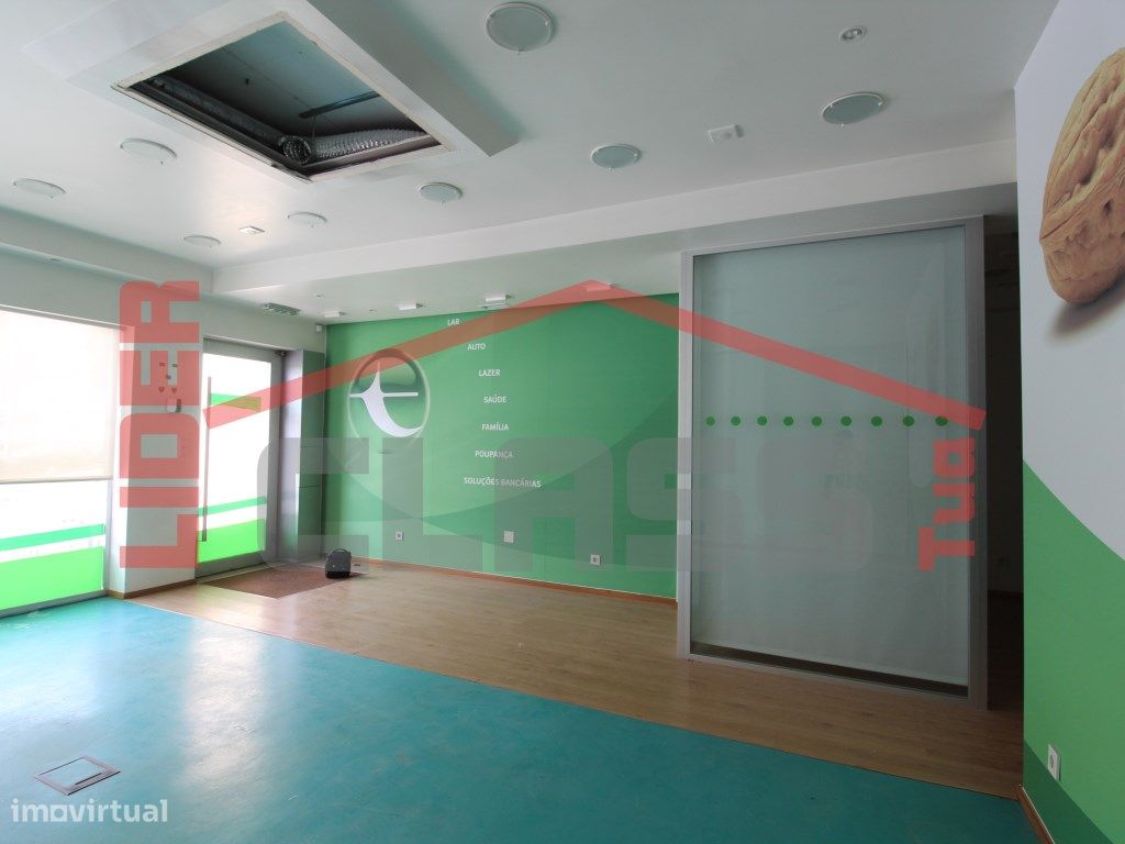 Propiedad comercial en Macedo de Cavaleiros, Portugal 110 m² No. 225118