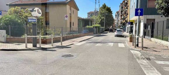 Apartamento de 2 divisões em San Donato Milanese, Italy N.º 28781 3