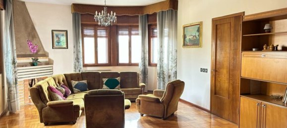 3 chambres Maison à Udine, Italy No. 353865 4