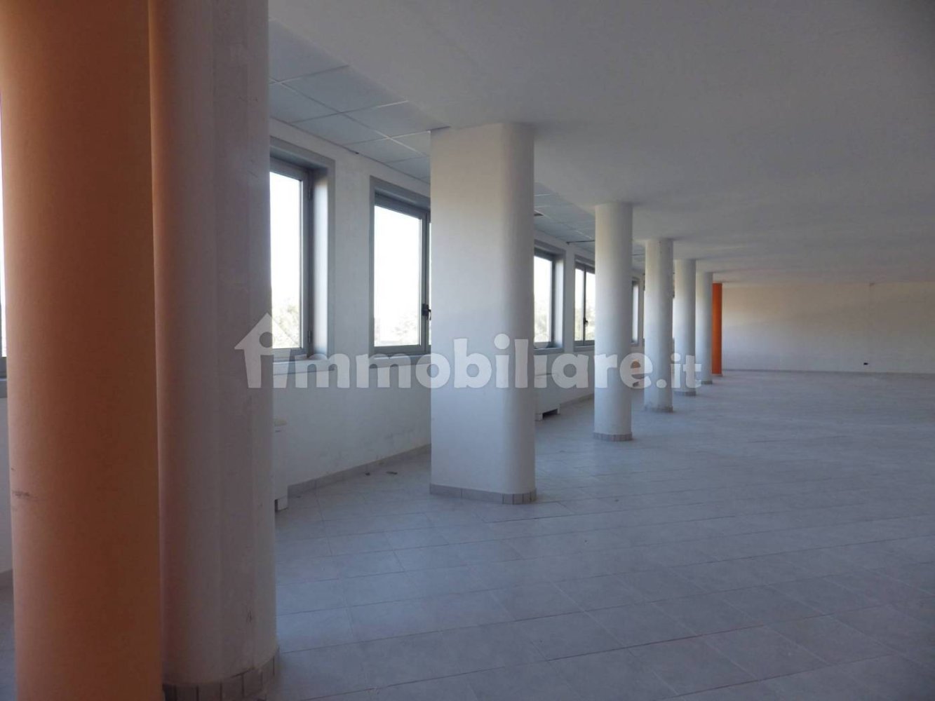 Офис с 1 комнатой в Роста, Италия № 89325