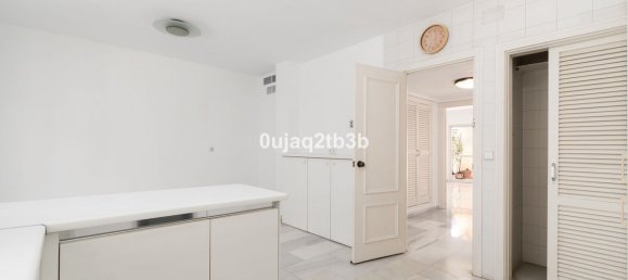 4 bedrooms Apartment in Marbella, Spain No. 81596 11