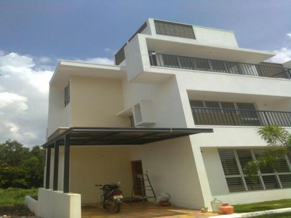 4 bedrooms House in Bangalore, India No. 18241
