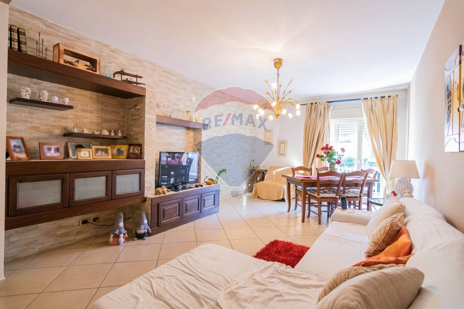 Apartamento de 4 habitaciónes en Valverde, Italy No. 216986