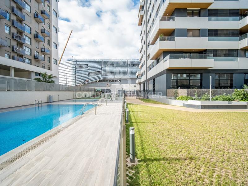 Apartamento de 3 dormitorios en Valencia, Spain No. 82415