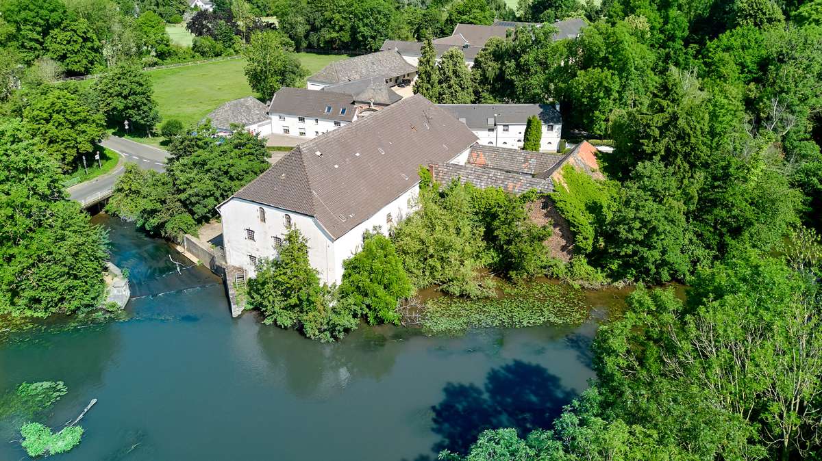 10-Zimmer Bauernhof in Neuss, Germany, Nr. 242786