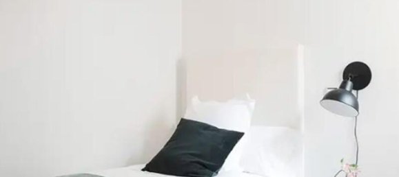 4 bedrooms Apartment in Madrid, Spain No. 23018 8