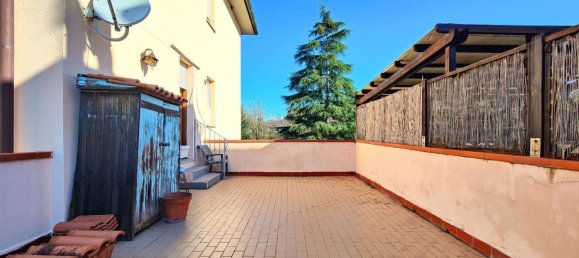 4-salle Appartement à Vecchiano, Italy No. 49077 3