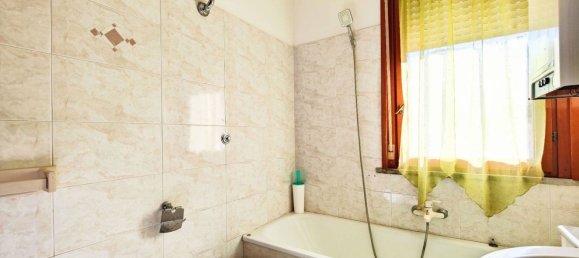 4-salle Appartement à Vecchiano, Italy No. 49077 21