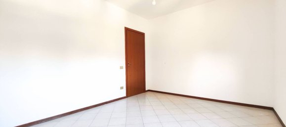 4-salle Appartement à Vecchiano, Italy No. 49077 17
