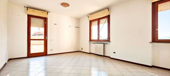 4-salle Appartement à Vecchiano, Italy No. 49077 7