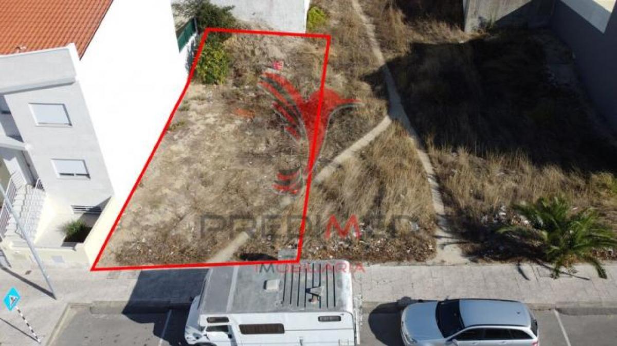 185m² Land in Seixal, Portugal No. 2195