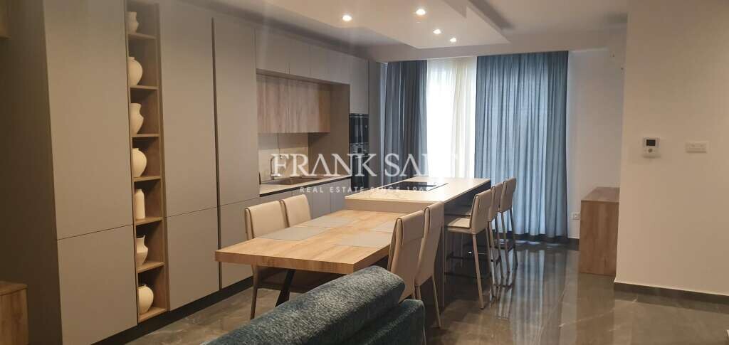 Квартира с 2 спальнями в Слима, Мальта № 7626