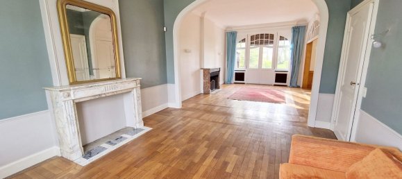 Casa de 8 dormitorios en Roncq, France No. 69097 10