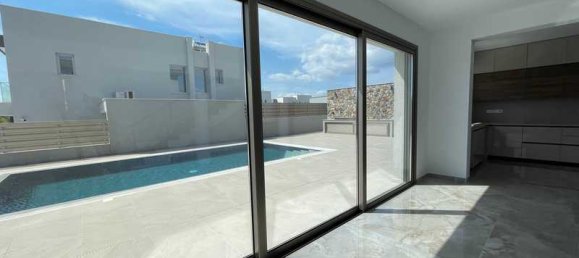 Propiedad comercial de 3 dormitorios en Moni, Cyprus No. 71637 13