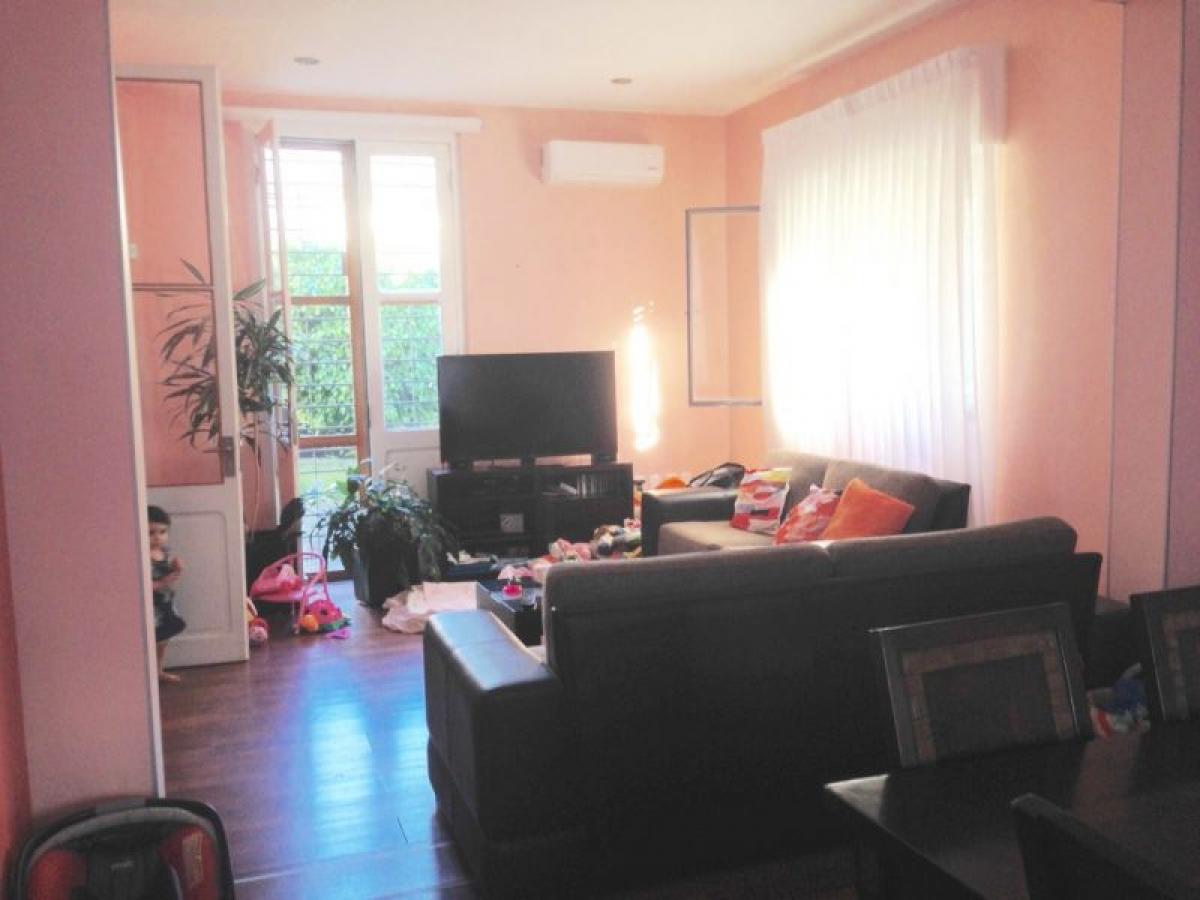 3 bedrooms House in Montevideo, Uruguay No. 9877