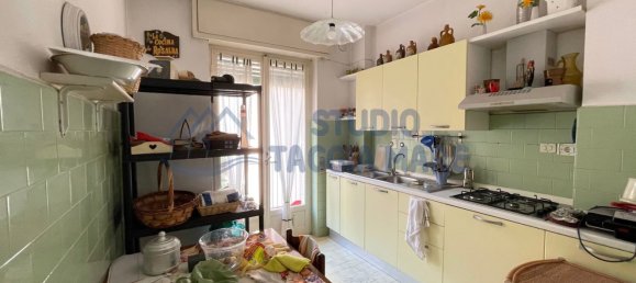 4 rooms Apartment in Taggia, Italy No. 82100 6