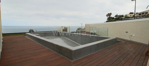 Дом с 3 спальнями в Фуншал, Португалия № 94269 2