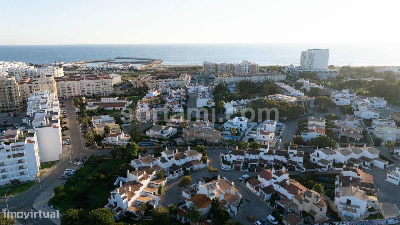 2 bedrooms House in Quarteira, Portugal No. 126676