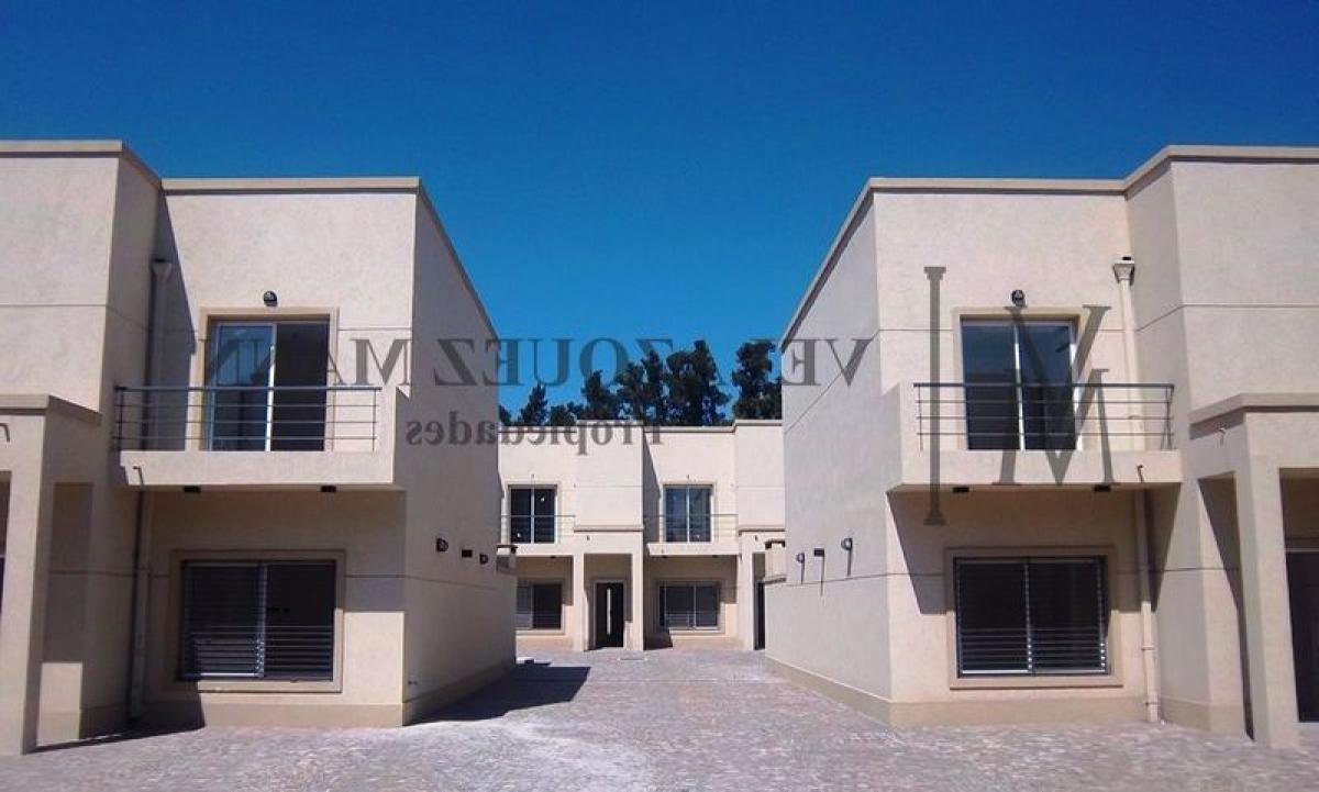 3 bedrooms House in Ezeiza, Argentina No. 96729