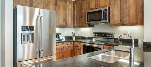 2 bedrooms Cafe / restaurant in Avon, USA No. 84 11