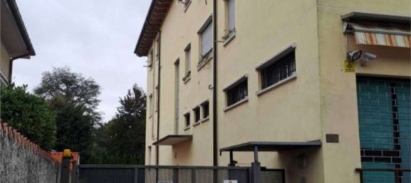Apartamento de 4 habitaciónes en Induno Olona, Italy No. 3184 7