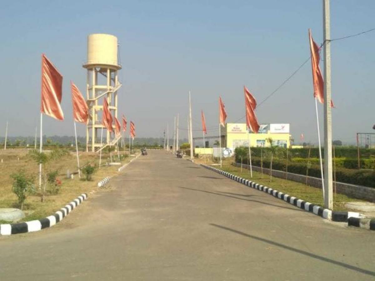  Land in Chandigarh, India No. 34111