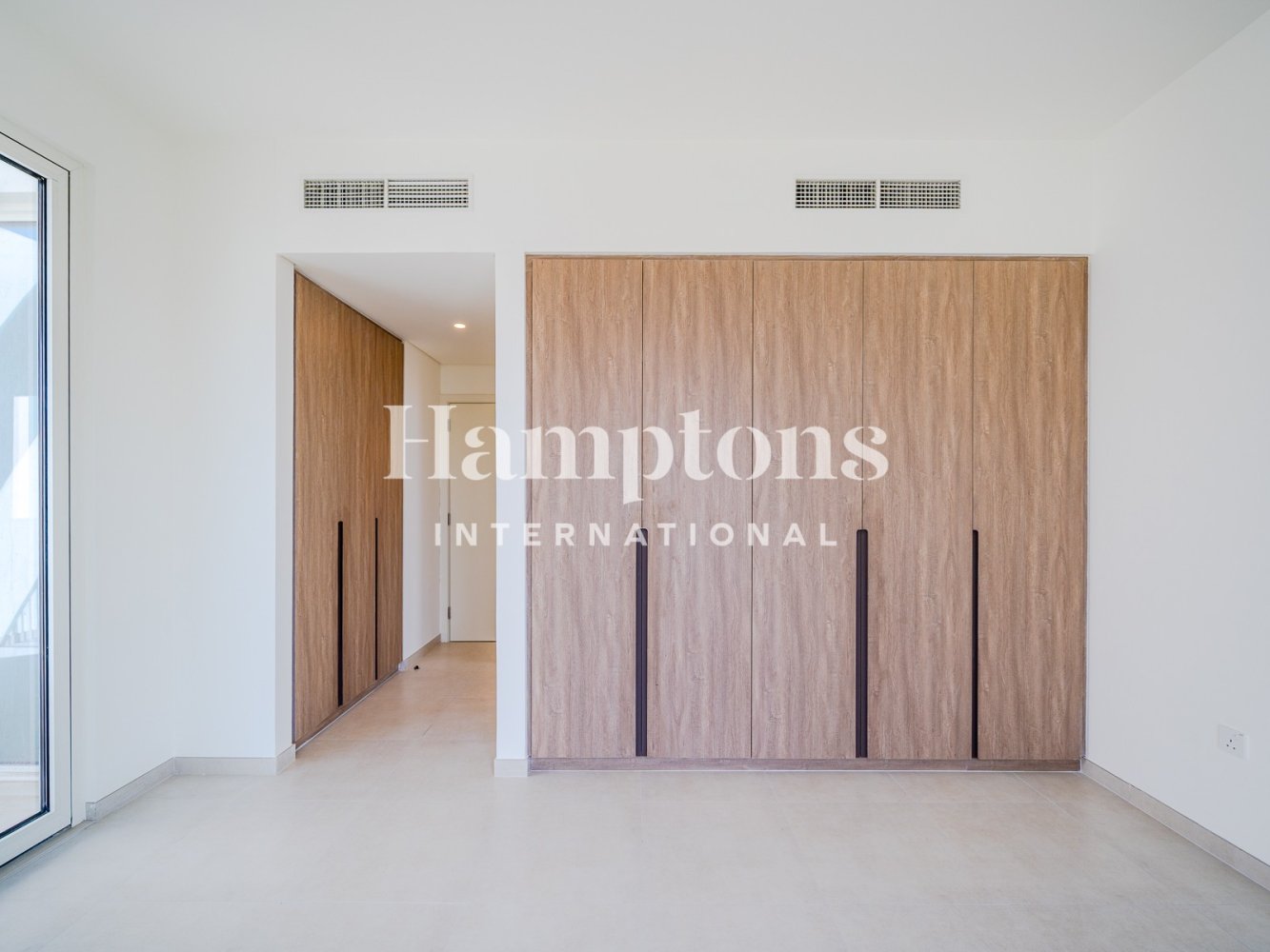 Таунхаус с 4 спальнями в The Valley, ОАЭ № 122306