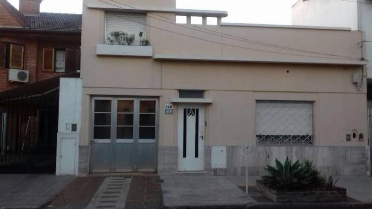 2 bedrooms House in General San Martin, Argentina No. 19634