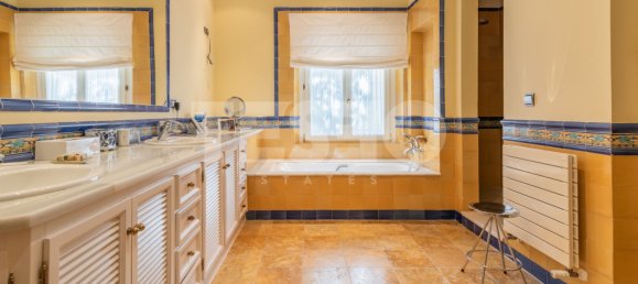 5 bedrooms Villa in Cadiz, Spain No. 103971 39