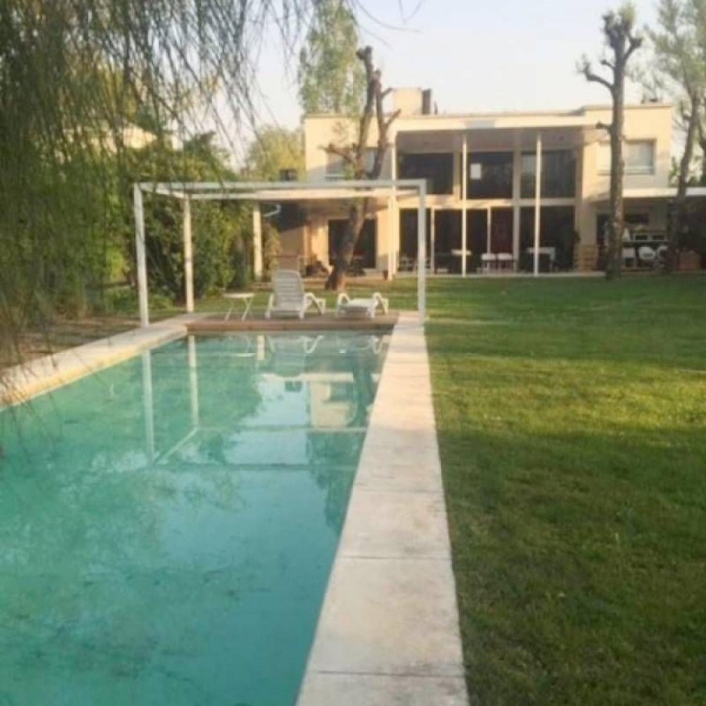 3 bedrooms House in Tigre, Argentina No. 71229